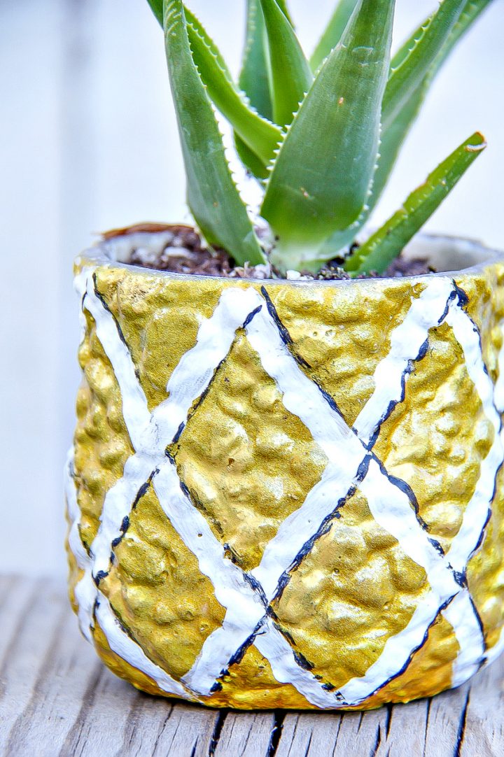 Cheap Crafts For Adults Less Than 15 Dream A Little Bigger   Easy Adult Crafts Dreamalittlebigger Pineapple Planter Divinelifestyle 